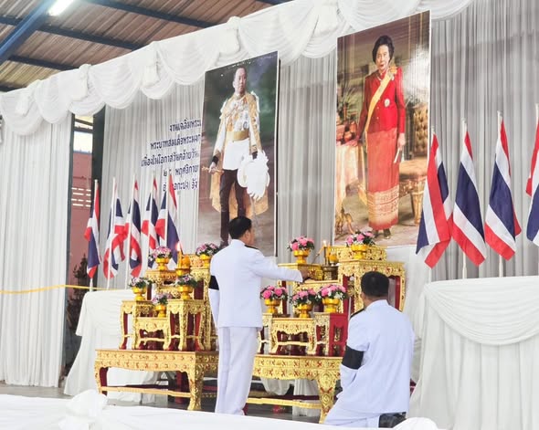 เข้าร่วมพิธีเจริญพระพุทธมนต์และทำบุญตักบาตรถวายพระราชกุศล